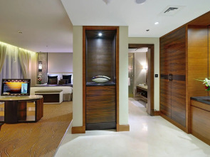 The Tower Plaza Hotel Dubai