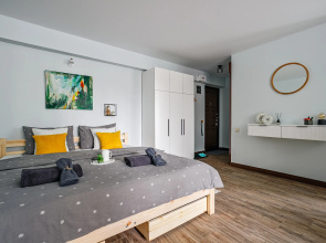 Апартаменты Butyrsky Cozy with Terrace, Parking and King-size Bed