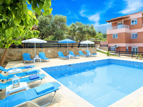 Aqua Mare Villa Heated Pool