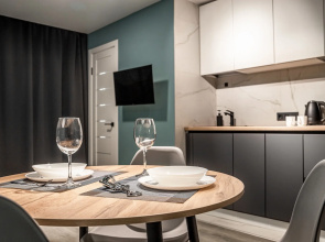 Uyutnaya s dizaneynerskim remontom v tsentre goroda Flat