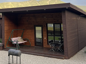Guest house Uyutny Blagoustroyenny Dom Vozle Gory