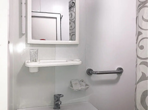 Санаторий Курортная Поликлиника им. Н.И. Пирогова с Пансионатом с Лечением Искра