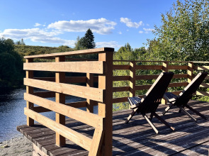 Частный дом у реки