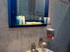 Отель Max Comfort