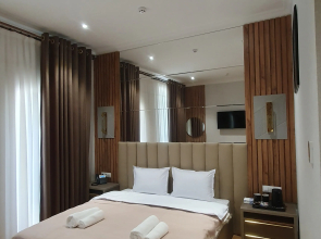 Karvon Plaza Hotel