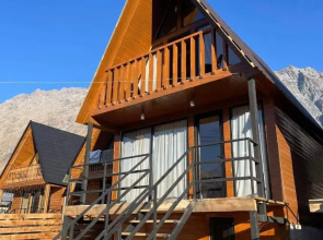 Gostevoy Dom Twin Cottages Kazbegi