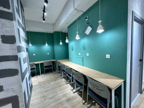 Хостел izzzi hostel Bishkek