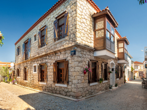Flores Alacati Hotel