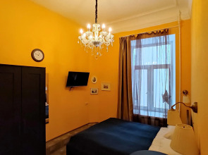 Меблированные комнаты на Столярном