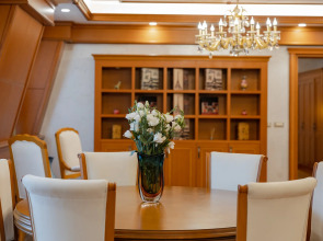 Отель London 1889 & Casino