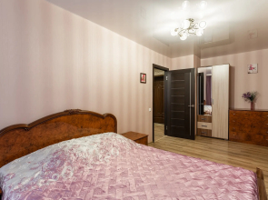 Апартаменты на Сутки на улице Октябрьской 46