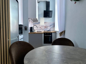 Апартаменты трехкомнатные рядом с набережной