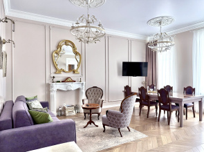 Dom Orlova s vidom na Nevu Flat