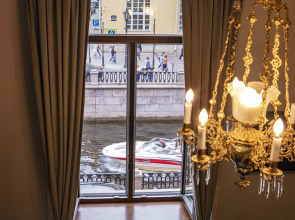 Видовые апартаменты рядом со Спасом на Крови