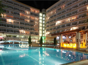 Oasis Resort - Menada Apart-Hotel