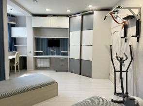 Квартира 8 Просторная 2-к в р-не Дельфинария - до моря 10 мин