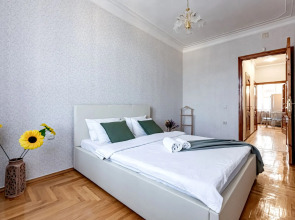 Апартаменты на Куйбышева Ирины Савельевой в центре курортного бульвара