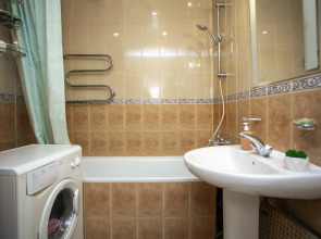 Квартира УК АТМОCФЕPА  в Цeнтре Яpocлaвля в 2-x минутах пешком дo Набeрежной Реки Котоpoсль