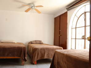 Casa Liceo by Rotamundos Guest House
