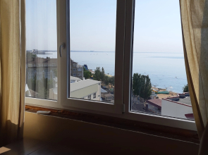 Chornomorska naberezhna 1I Apartments