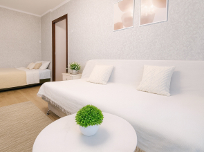 Novo-Sadovaya 42 Apartments