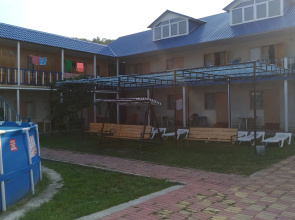 Leonardo Guest House