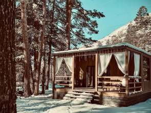 Na Elbruse Chalet