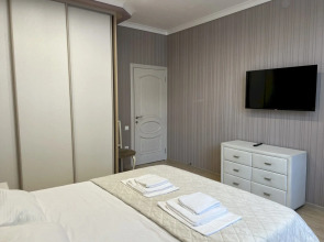 Квартира 8 Просторная 2-к в р-не Дельфинария - до моря 10 мин