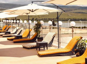 Отель Hotels & Preference Hualing Tbilisi