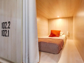 Отель Капсульный хостел Dad and Cat