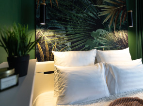 Апартаменты LovelyHome39 на Набережной у Моря