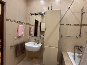 Квартира Трехкомнатная Каштановая аллея