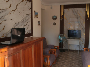 Отель Ideal Best Tour