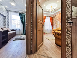 Апартаменты трехкомнатные Apartico на Марата