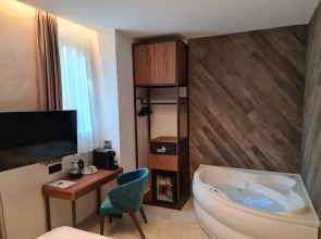 Отель The Location