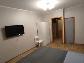 Квартира Двухкомнатная 50 лет Октября 33