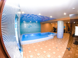 Отель Корона