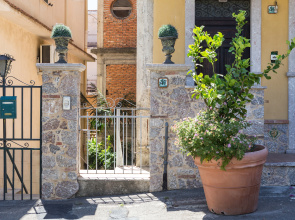 Von Gloden Guest house