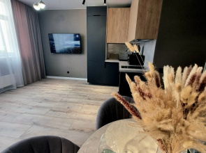 Apartamenty s dizajnerskim remontom na pr. Oktabr'skij 30b