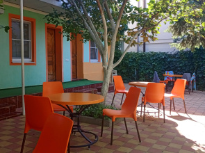 Oranzhevye Nebesa Guest House