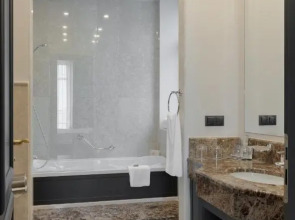 Отель Riviera House