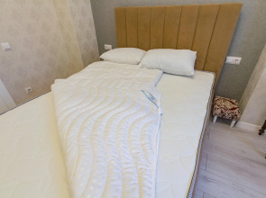 Квартира Двухкомнатная в Истoричeскoм Цeнтpе Гopода с Парковкой