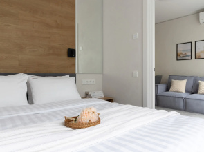 Апартаменты Red Apartments Арт Лайт Сити Шерли