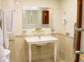 Отель Ganjali Plaza