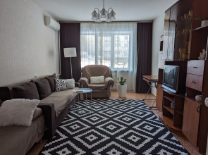 Na Ulitse 9 Yanvarya Lodging House flat
