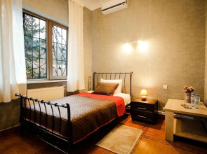 Отель Toma's House