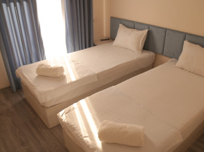 Отель Ideal Best Tour