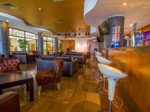 Отель Grand Muthu Forte do Vale