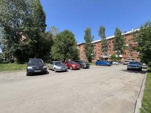 Апартаменты Unique Apart Каштан рядом с РИАцентром, КузГТУ и кинотеатром Космос на Демьяна Бедного 3