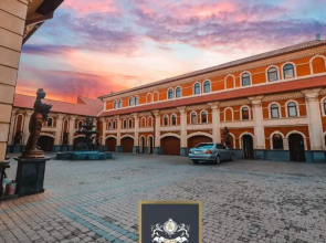 Отель Roma Yerevan & Tours